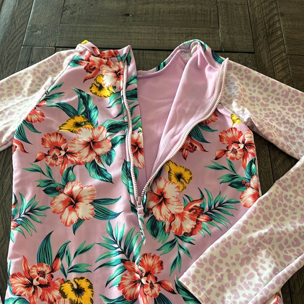ONE PIECE RASHGUARD SWIMSUIT XL EXC COND - Picture 4 of 4